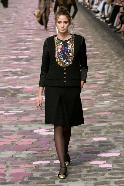 Look 37